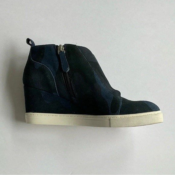 Linea Paolo Womens Felicia Wedge Sneaker 6M Blue Camo Suede Ankle Zip Streetwear - Picture 9 of 13